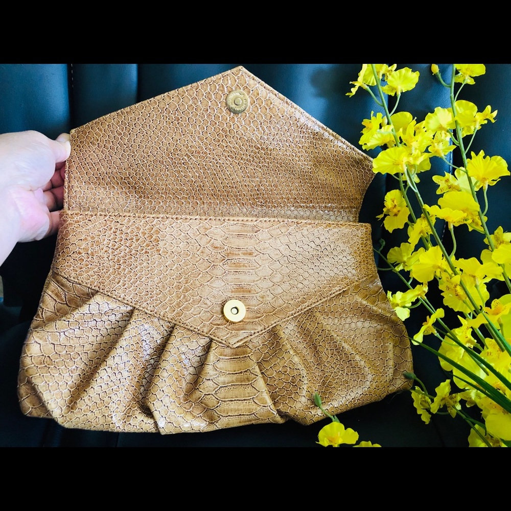 Purse - Picture 2 of 4